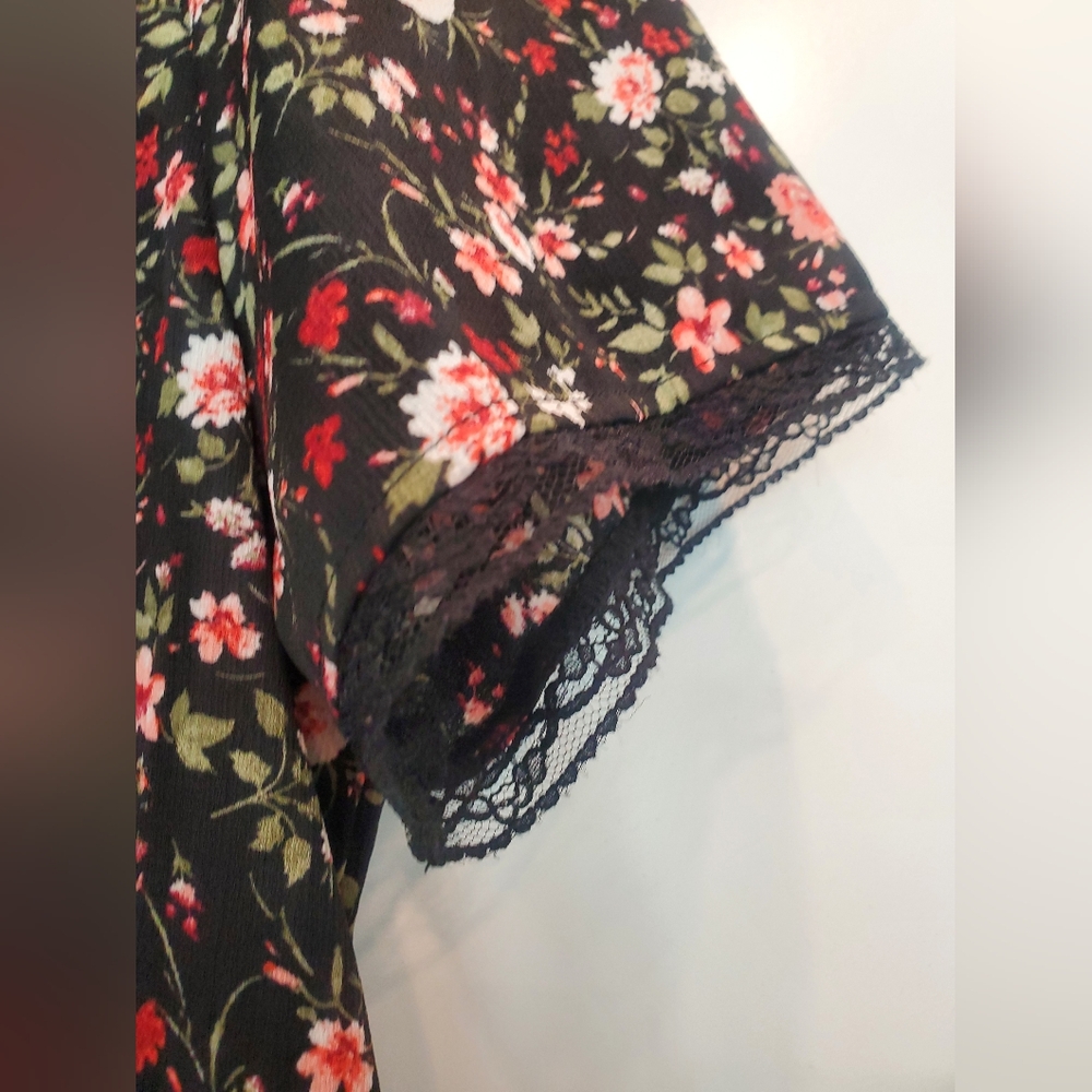 Adorable Floral Dress Ten Sixty Sherman - Picture 2 of 7